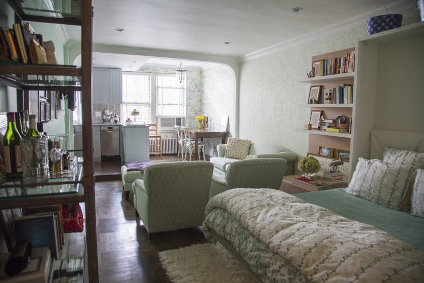 Video House Tour A Patterned Greenwich Village Studio Apartment Therapy